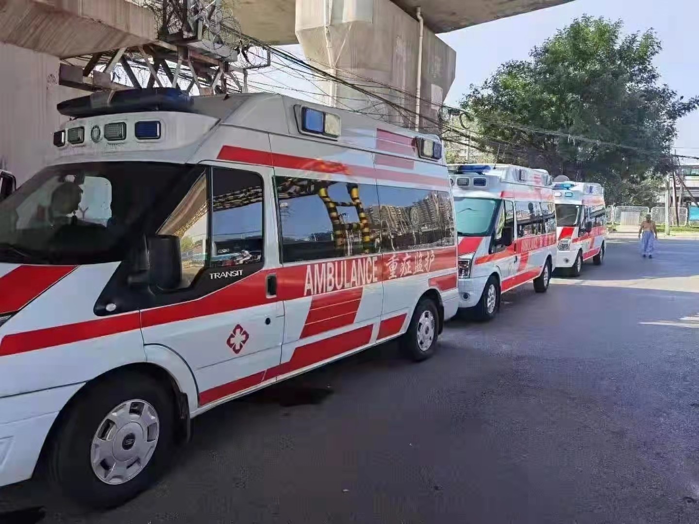 乌苏市救护车出租
